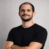 Quem Somos 4 luisao Agência de Marketing Digital Review Comunicação https://reviewcomunicacao.com.br/wp-content/uploads/2024/12/Img-Review-Redes-sociais-1000x1000px.png